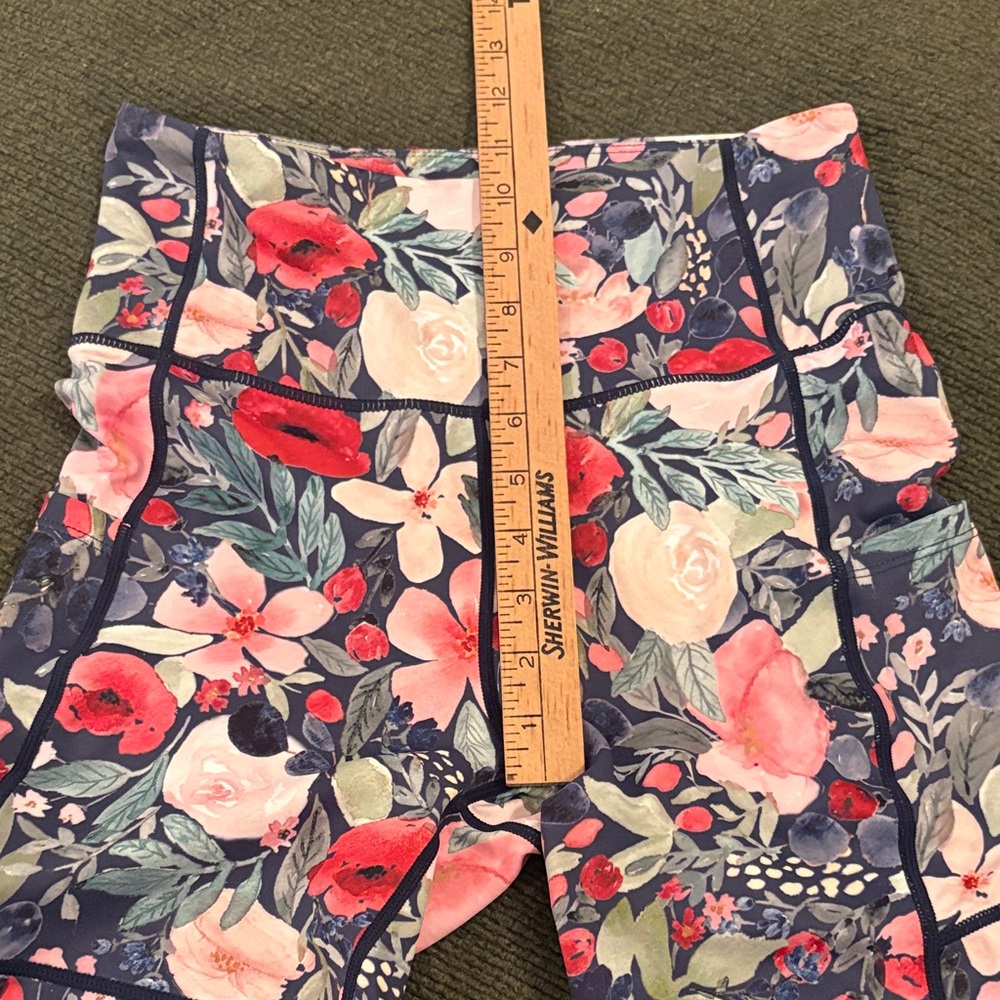 High Rise Gym Shorts - Picture 6 of 7